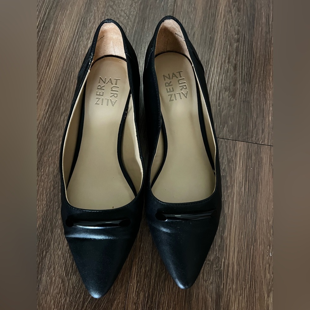 Naturalizer Black Leather Pointed Flats size 7W